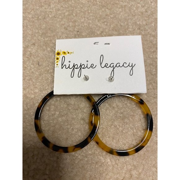 Hippie Legacy Tortoise Shell Dangling Hoop Earrings - Picture 4 of 4